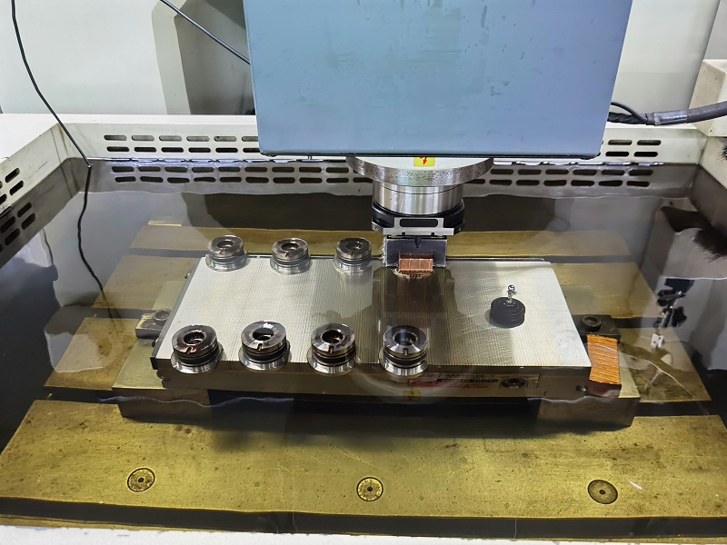 LED(do){(dio)͸Rעģ߼ӹ